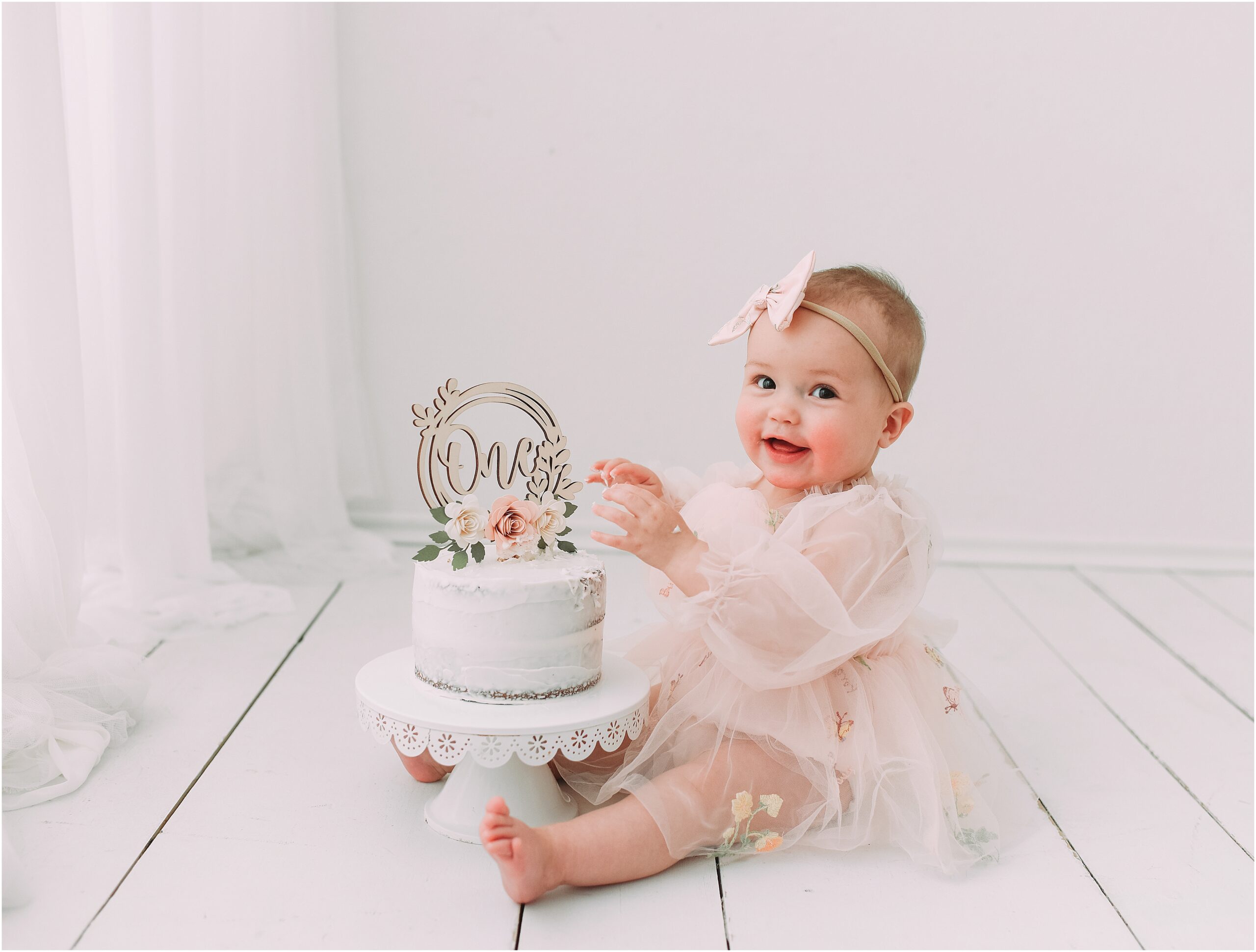 Simple & Sweet First Birthday Cake Smash | San Antonio Baby Photographer